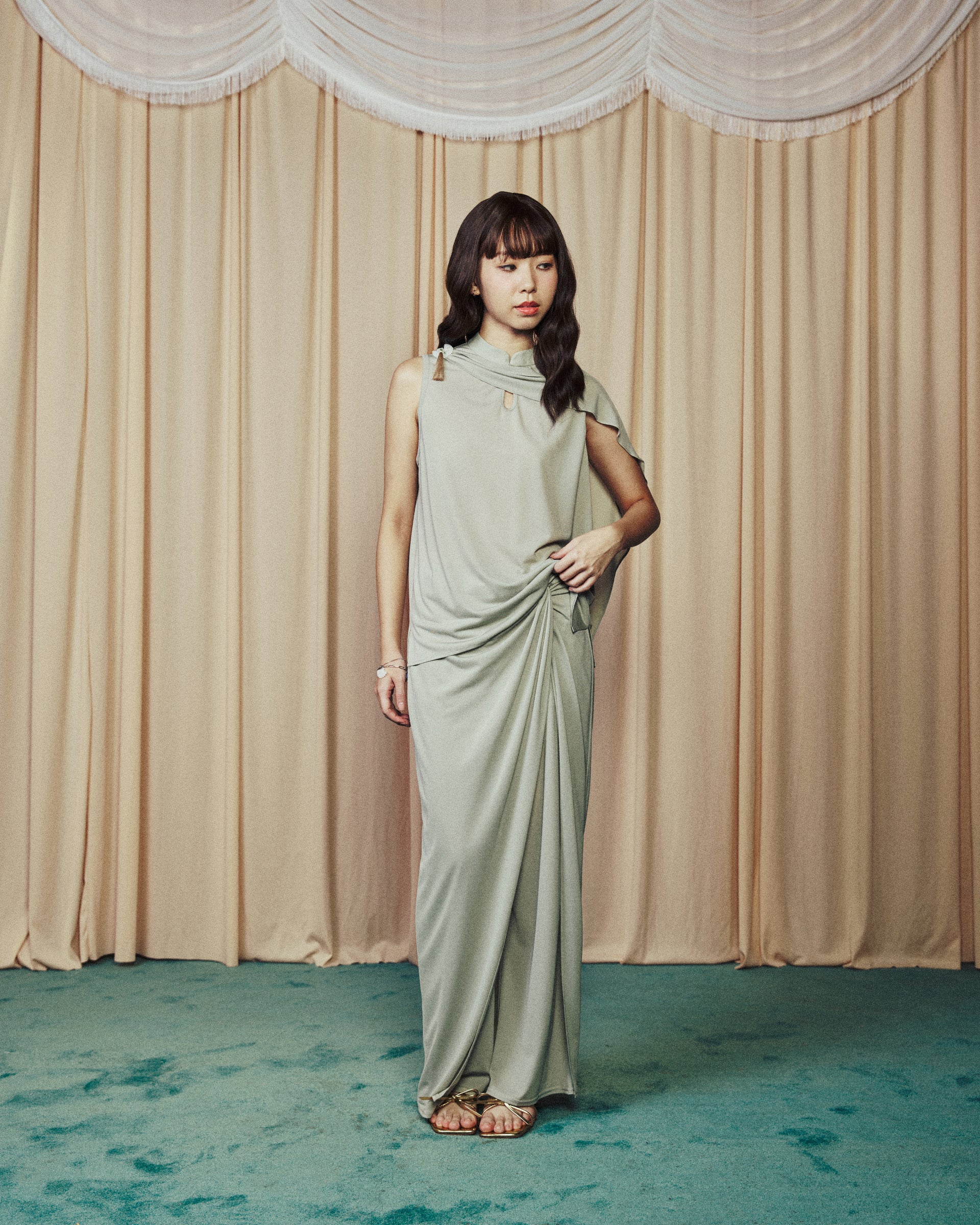 Mandarine Collar with Cape Sleeveless Blouse Pastel Green