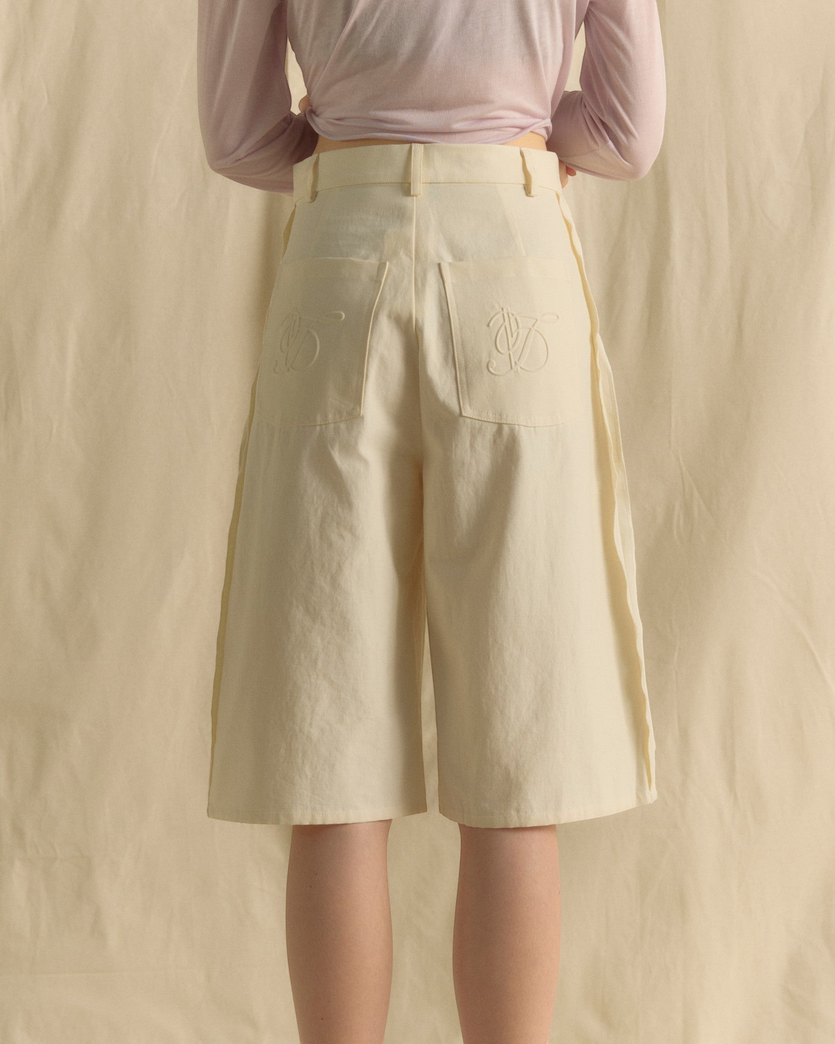SS26 Unisex Long Short Cream White