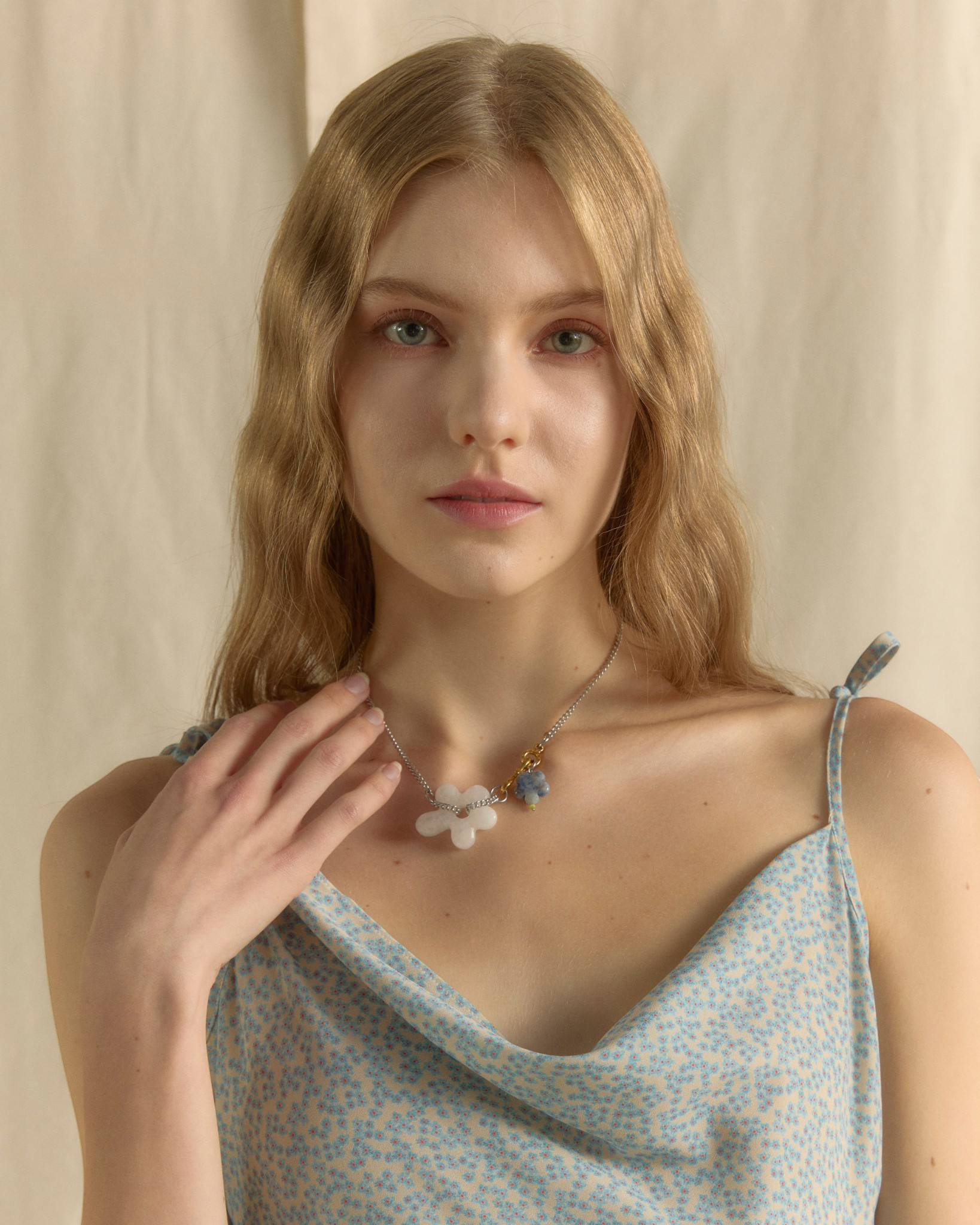 Floral Chain Necklace White